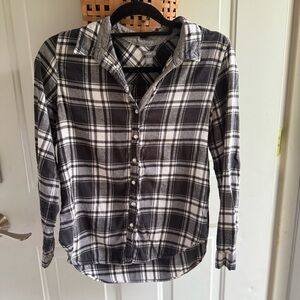 Aerie Black and White Plaid Button Down Shirt